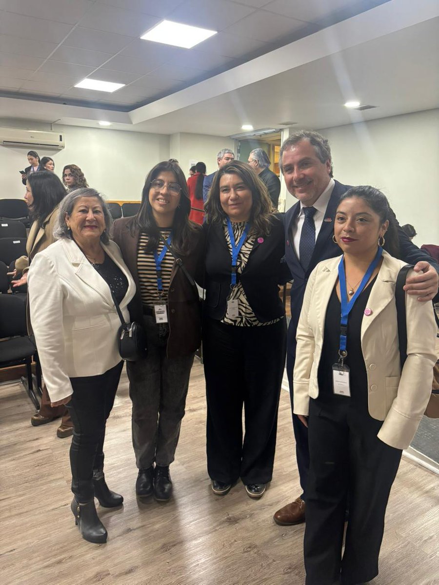 conupia's tweet photo. Nuestra Encargada de la Mujer,  Ernestina Silva, participa en la Certificación de la Escuela de dirigente Gremiales y Cooperativas con la presencia del Gerente General de @Sercotec_Chile , Henry Azurmendi. https://t.co/hrCKTSxOPc
