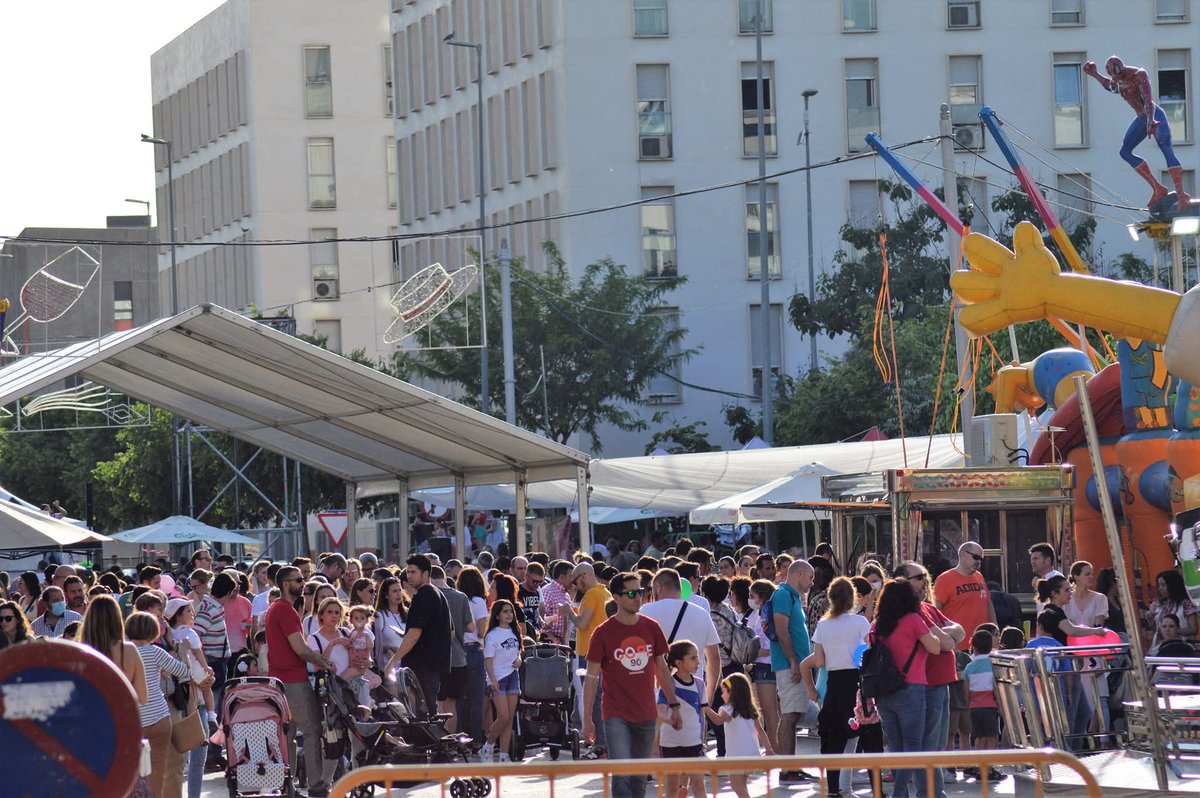 AvExpansionN's tweet photo. 🎉 ¡Esta tarde, planazo en el Bulevar! #FiestasDelBulevar2026

🕢 19:30 | Juegos, bailes y TikToks con “Mil Maravillas” 💃 ¡A disfrutar en familia!

🕗 20:00 | Final del IX Concurso de Interpretación Solista del @CSMJaen🎼📍 edificio Conservatorio 

📍 ¡No faltes!
#DíaDelNiño https://t.co/lIOQdGcV2P