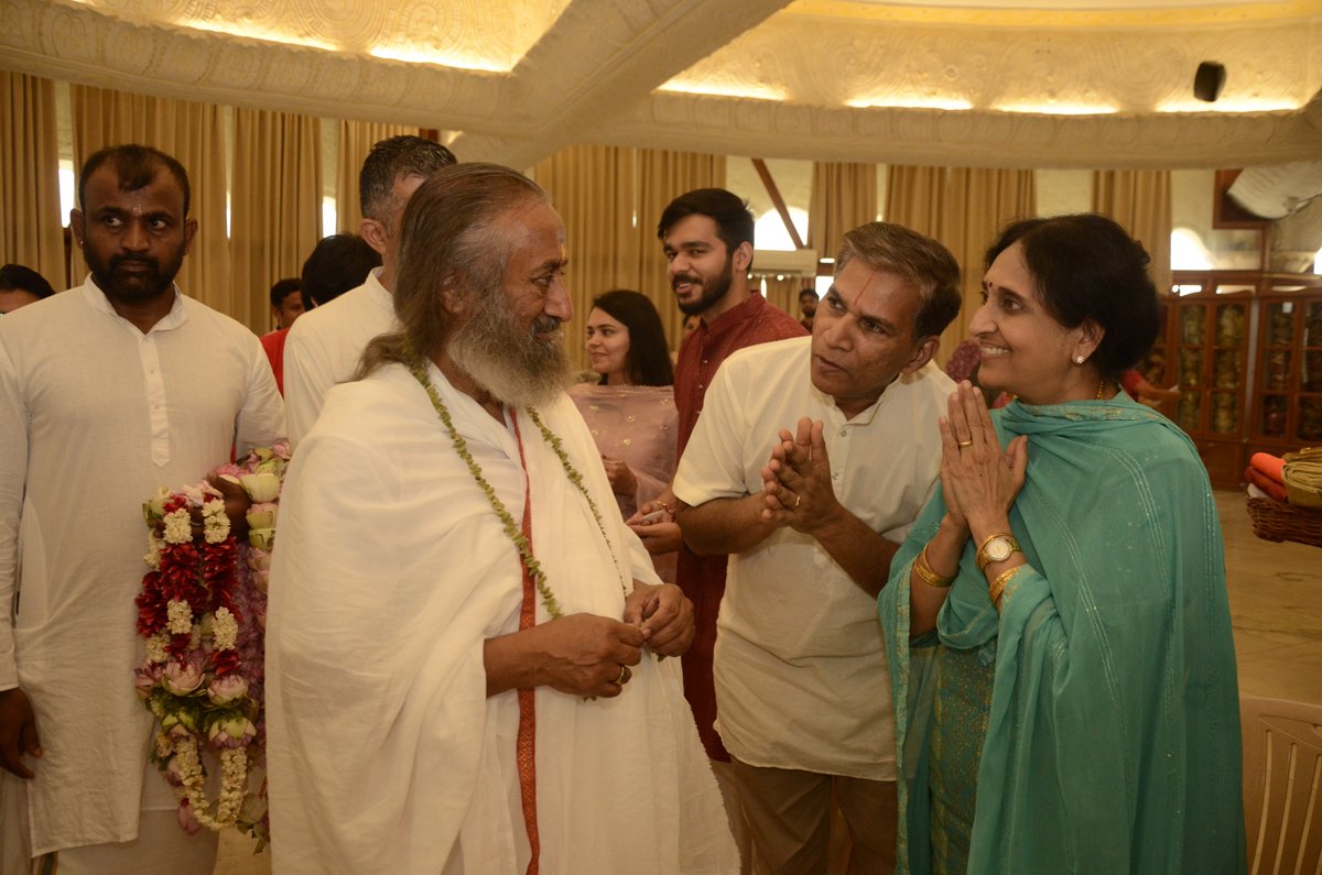 sky3102bce's tweet photo. The recognition that there is a reality beyond what we can perceive is perhaps the ultimate gift to anyone blessed with the human nervous system. Such recognition can dawn only in the presence of a person of the stature of Gurudev Sri Sri Ravi Shankar.

Birthday Pranams to @Gurudev, the master of millions, and to a personal guide in the journey of discovering reality existing in three layers!