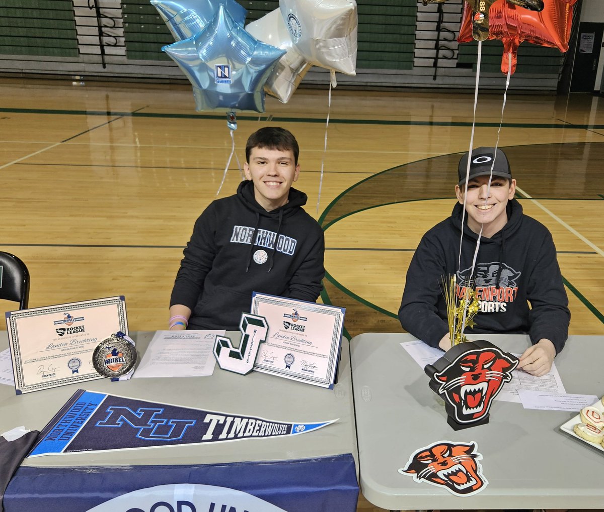 JenisonEsports's tweet photo. Tonight was a historic moment for our program. Jack and Landen are our first players to receive scholarships! Jack signed with @DU_Esport and Landen signed with @NorthwoodEsport. It's been an honor watching these two grow in skill and leadership over the last few years. Congrats! https://t.co/fUUZRnlri5