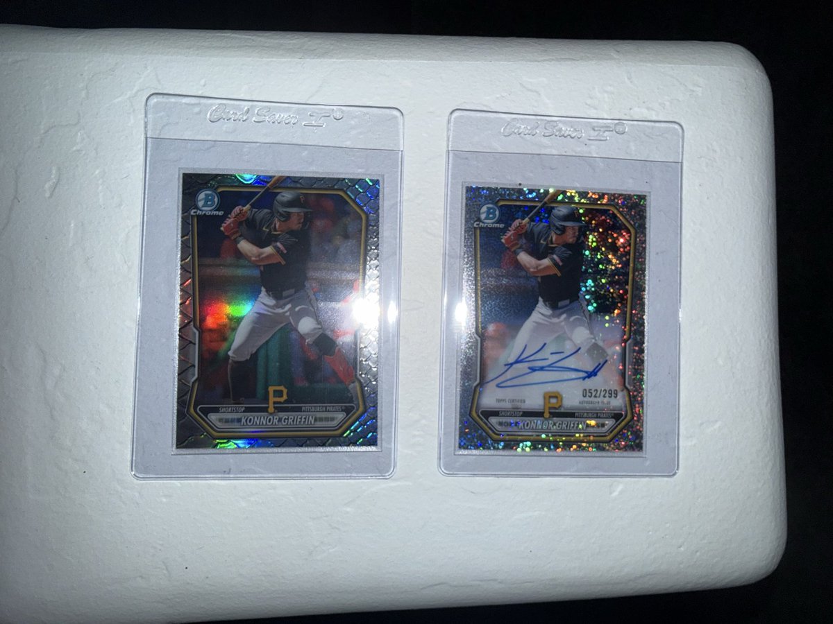 TrevinTucker's tweet photo. The hit 4 packs into the hobby box👌🏼@CardPurchaser https://t.co/X3Ytq9TbOj
