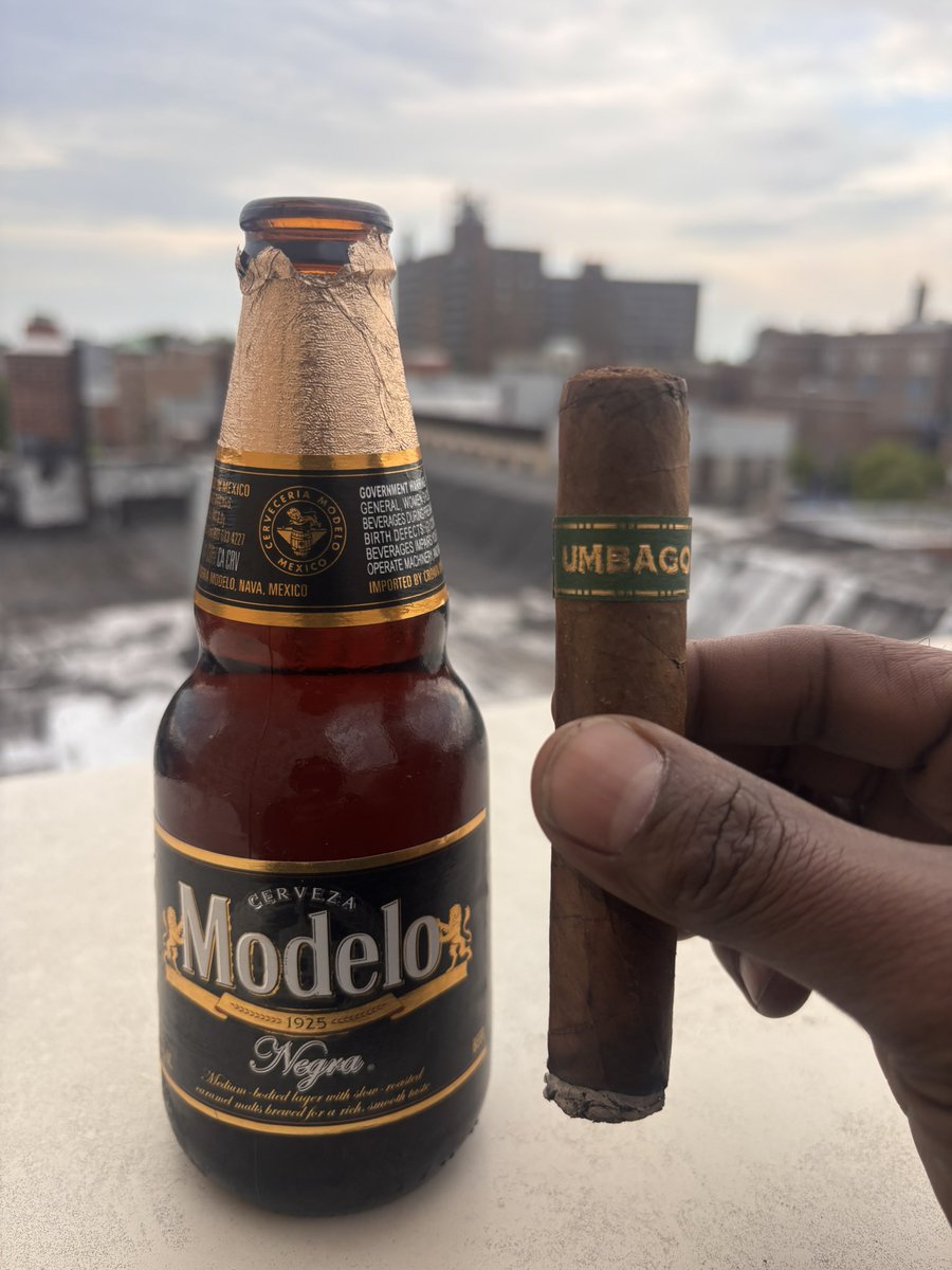 smokingcub's tweet photo. smittysmith is smoking Umbagog Bronzeback https://t.co/r3tVhi6Tef https://t.co/9QWvLsdAvE