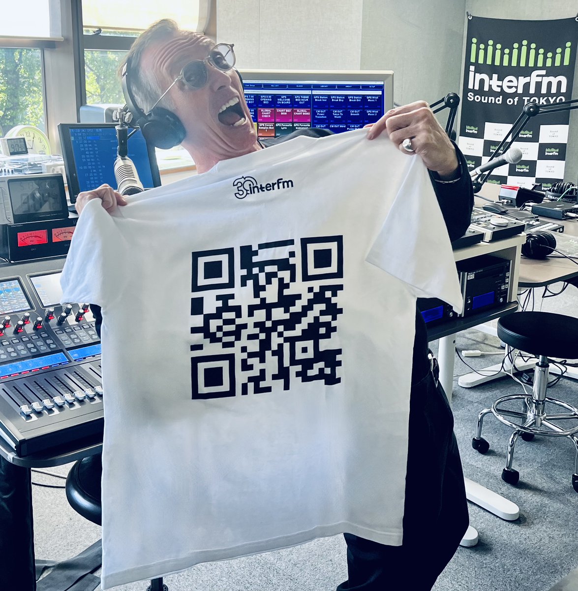 gps897's tweet photo. ◤#interfm 30th Anniversary 
T-SHIRTS Campaign👕◢  

開局30周年記念のGPSオリジナルTシャツ
サンプルが上がってきました～✨

▽ご購入はこちら▽
https://t.co/sTJKewXQ8Q

⚠️受注は5/18(月)正午まで‼️

各番組オリジナルTシャツ 好評販売中！  

#guyperryman https://t.co/loMCbbQ1TH