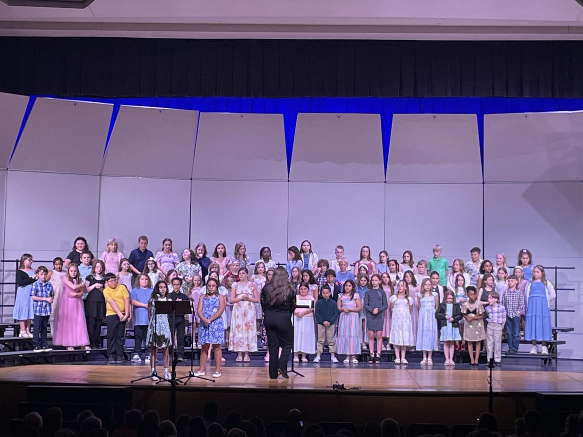 WMudlock's tweet photo. Shafer’s 3rd and 4th grade chorus concert was impressive! Great job! https://t.co/ts24C24ebu