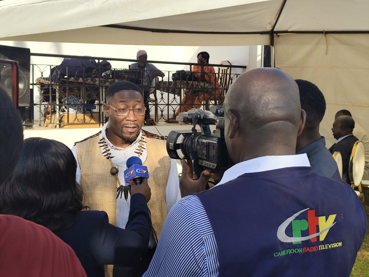 TitiNdema's tweet photo. #AtelierSousRegional #Songo #Yaoundé mon très cher Honorable @Manekang au four et au moulin.
Les travaux ont été rondement menés. https://t.co/Sn7KEudlmU