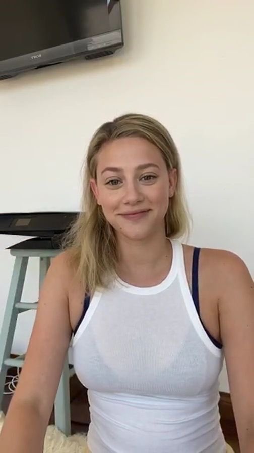 RealMonicapec8's tweet photo. @elonmusk 
Am single with a kid looking for serious relationship that will lead to marriage https://t.co/c2llHs6s4E