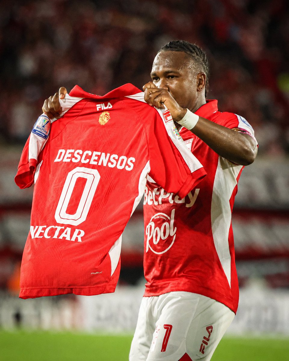 LaPieldeSantaFe's tweet photo. El único rojo de PRIMERA! https://t.co/V0casXf7t9