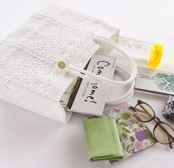 inobun_com's tweet photo. メキシコ生まれのメルカドバッグブランド「Letra」。
軽くて丈夫、水にも強く、毎日のコーデにそっと彩りを添えてくれる万能バッグ🍃　🔗https://t.co/ttA4ouP3qo

#Letra #レトラ #メルカドバッグ #かごバッグ #大人コーデ #夏バッグ #メキシコ雑貨 #ナチュラルコーデ #暮らしを楽しむ #イノブン https://t.co/4ygsWaaZW9