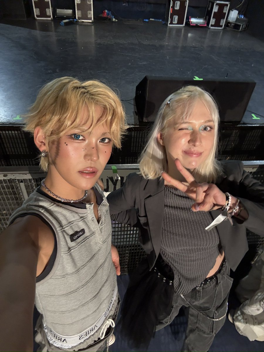 hisblossoms's tweet photo. Me and my Kicia ๐ฉต๐ฉต๐ฉต
#InEVOLwithXLOV #XLOV #์์ค๋ฌ๋ธ #EVOLSelcaDay #wumuti #SpringwithXLOV #HYUN https://t.co/qTJhKmwn9Q