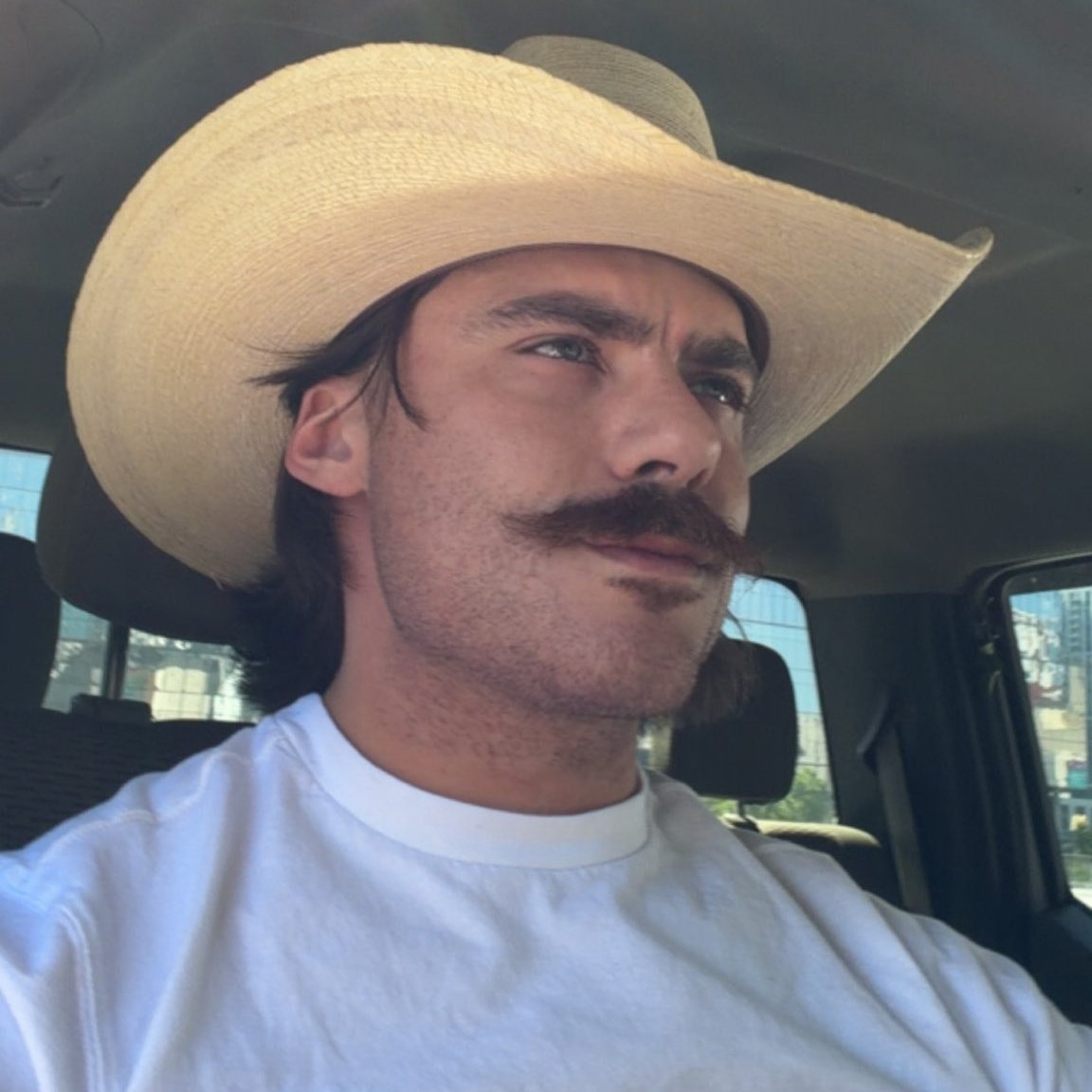 Elias tweet media