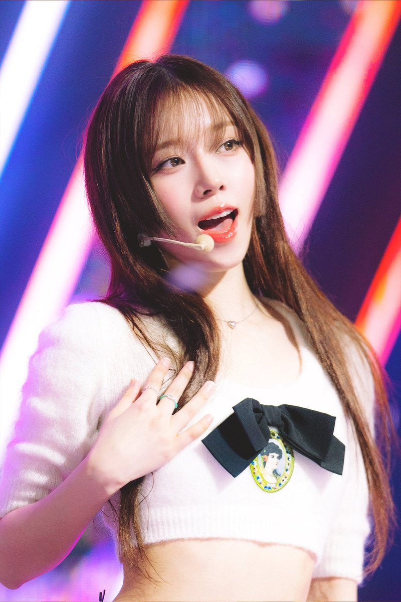 timeto_WINTER's tweet photo. 230514 인기가요  Thirsty 미션포토 (1/3)

❄️: https://t.co/Z85ntWxFg9

#에스파 #aespa #윈터 #WINTER https://t.co/o8IV4miVkG