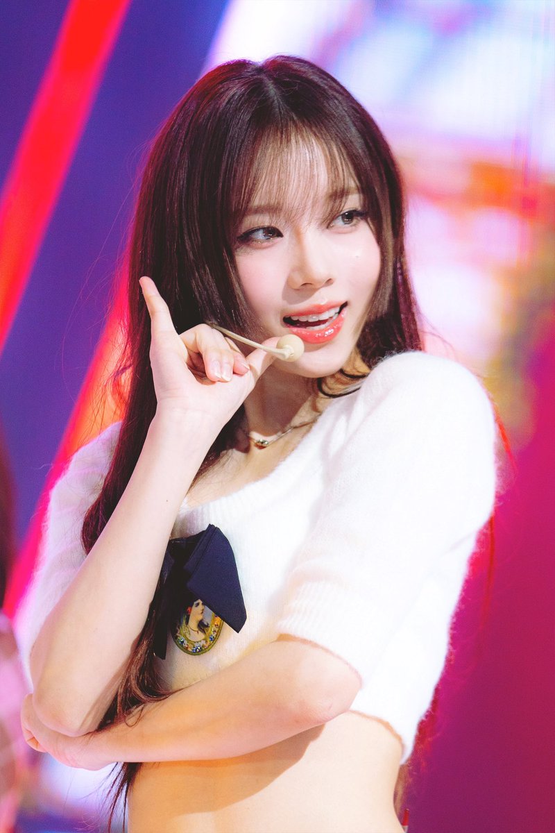 timeto_WINTER's tweet photo. 230514 인기가요  Thirsty 미션포토 (1/3)

❄️: https://t.co/Z85ntWxFg9

#에스파 #aespa #윈터 #WINTER https://t.co/o8IV4miVkG