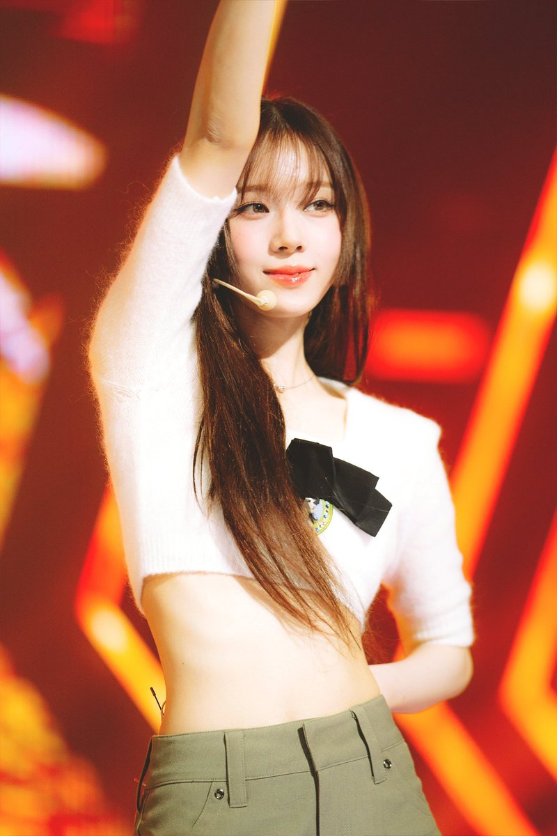 timeto_WINTER's tweet photo. 230514 인기가요  Thirsty 미션포토 (1/3)

❄️: https://t.co/Z85ntWxFg9

#에스파 #aespa #윈터 #WINTER https://t.co/o8IV4miVkG