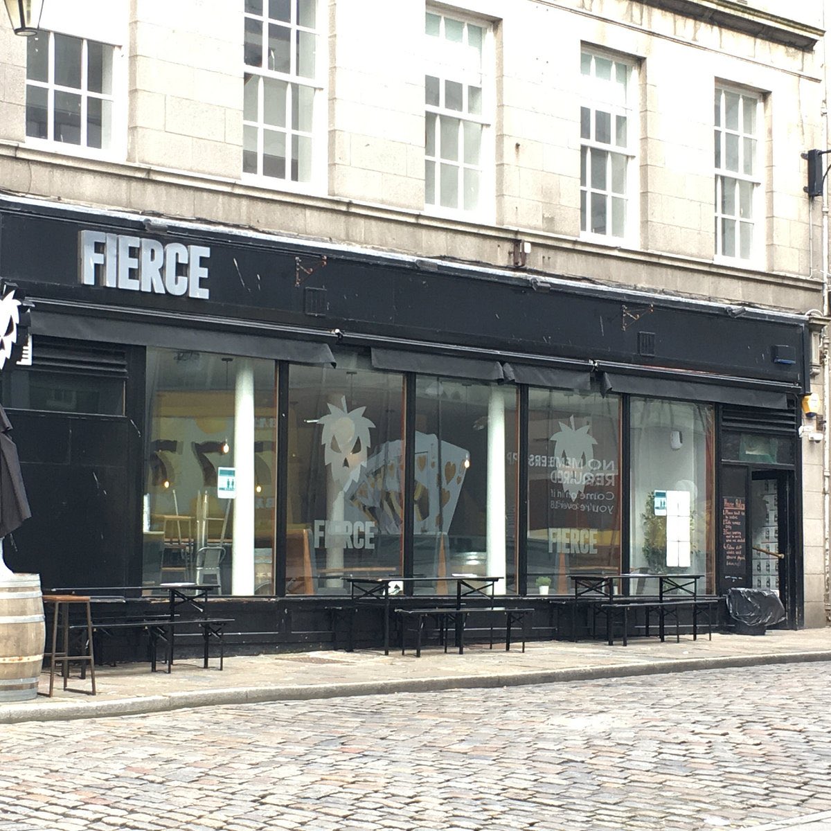 Obardheathain's tweet photo. @CraigHughes123 @fiercebeer Pub in Shiprow Aberdeen Craig , otherside of this is the re-opened Brew Dog Pub which I have to favour as you know I have connection to Brew Dog! https://t.co/vSUELlhA2h