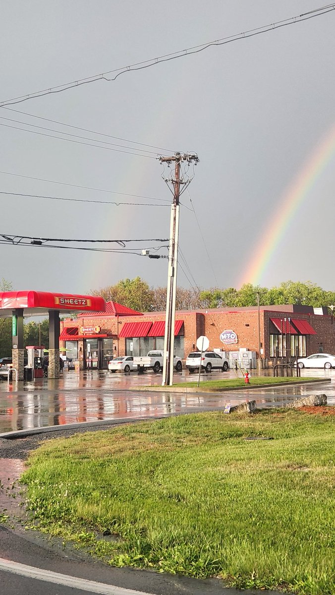 jkward88's tweet photo. Never expected to see @sheetz at the end of the rainbow https://t.co/Iq8YBQGf7A