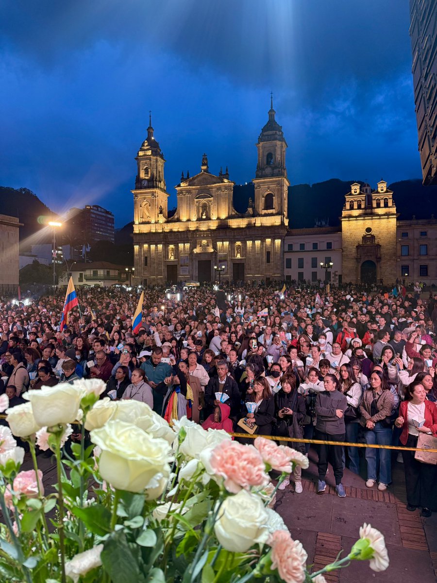 LuismLopezA's tweet photo. Solo la conversión nos traerá La Paz.🙏🏻
#Rosario13M https://t.co/tuvEJMlXcw