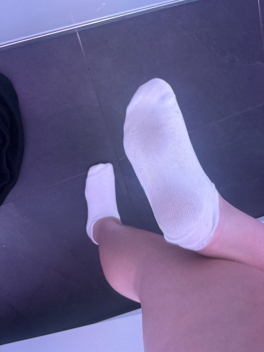 xoxPrincessKxox's tweet photo. sweaty socks , plenty available for you freaks to buy💋💋

worn socks findom paypigs feet https://t.co/qjVzDjKcV1