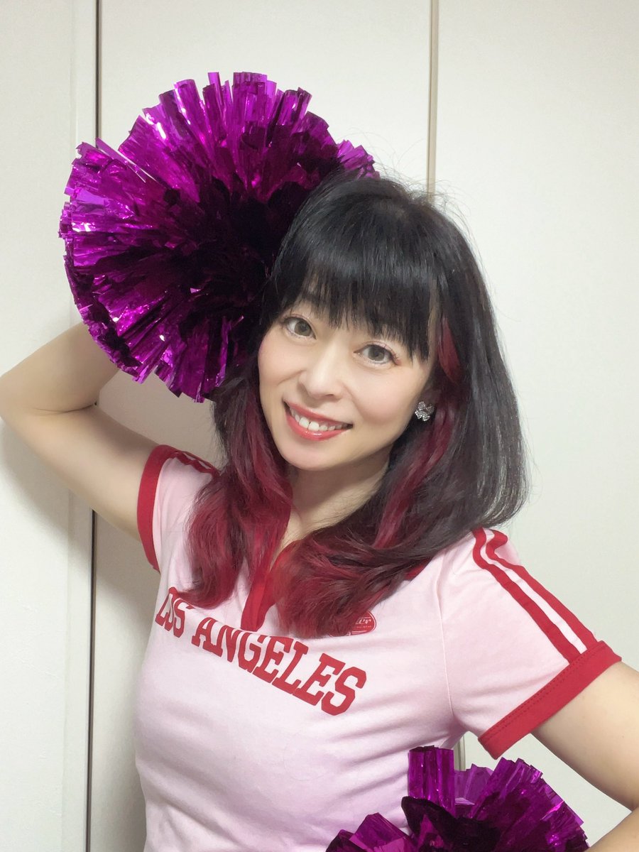 asumin_min0218's tweet photo. 先日、チアの認定講師に合格しインストラクターになりました🎉

ご縁あって、来月カルチャーセンターにて体験会をさせていただくことになりました😊

#千葉 にお住まいの方でチアダンスに興味ある方、ぜひ遊びにきてくださーい🎵
チアの定番曲で踊ります！

#チアダンス
#大人女子
#アラフィフ女子 https://t.co/llfbPs7eUy