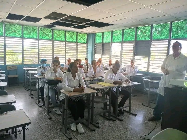 Facultad de Ciencias Médicas Sánchez Manduley tweet media