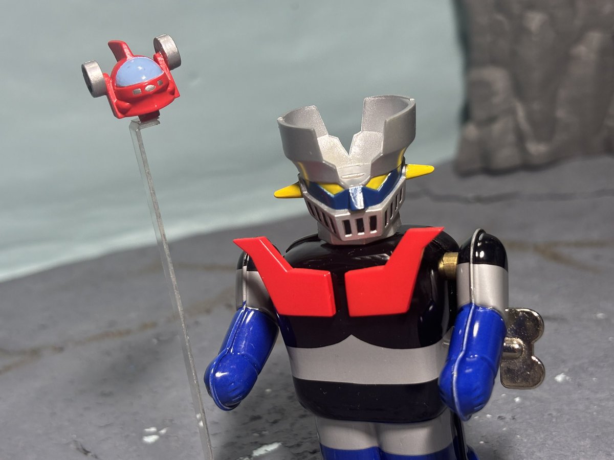 ブリキのマジンガーZはゼンマイでトコトコ歩く上にホバーパイルダーの