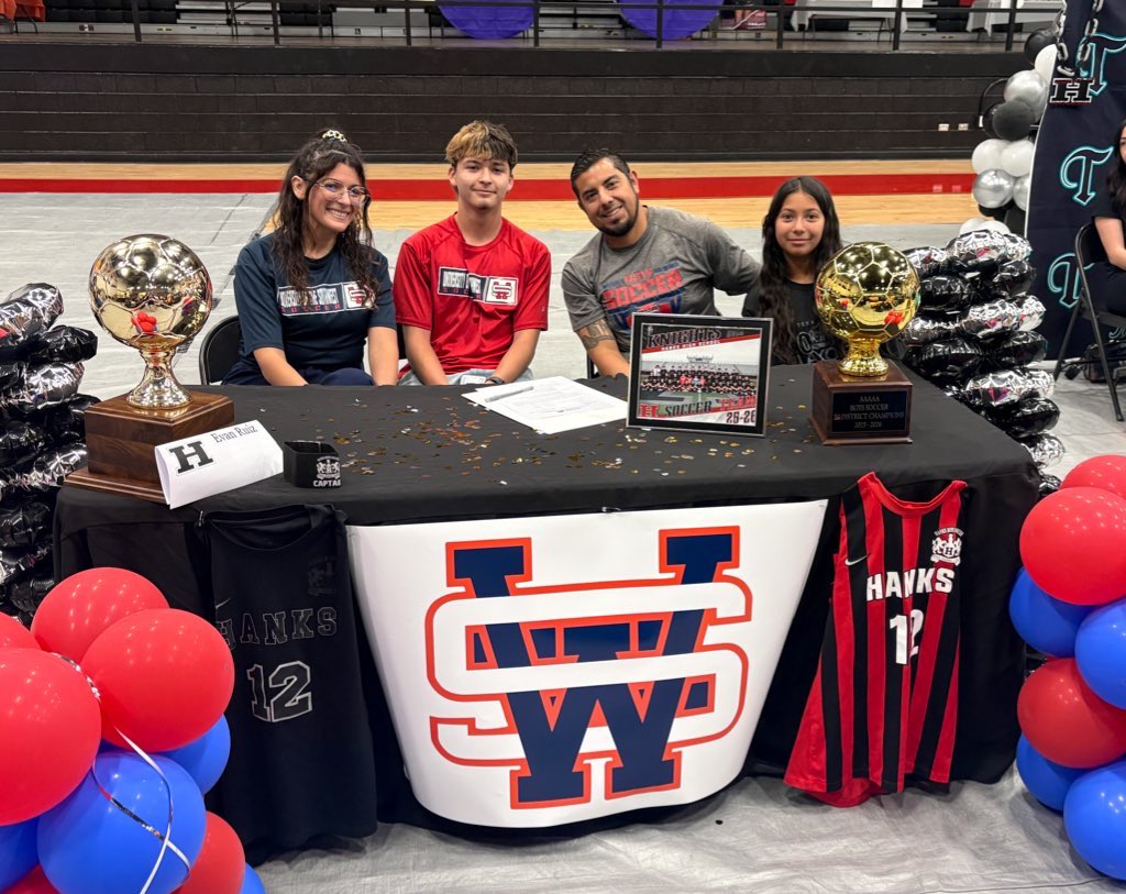 JMHanksHigh's tweet photo. The Kingdom proudly sends Knights off to continue their academic and athletic careers!!

🏐Ariana Guillen- Mary Baldwin
⚽️Evan Ruiz- University of the Southwest
⚾️Ryan McFarland- EPCC
💃 Zaita Ramirez- UTEP https://t.co/nAwuqV0LmJ