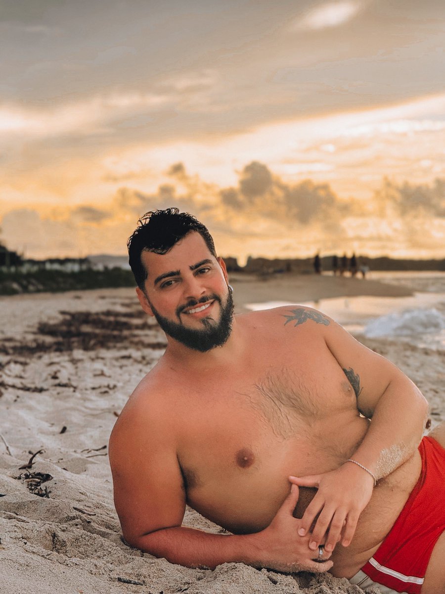 jvctors's tweet photo. 🏝️🌅🫶🏻 https://t.co/PpoZJkiSAy