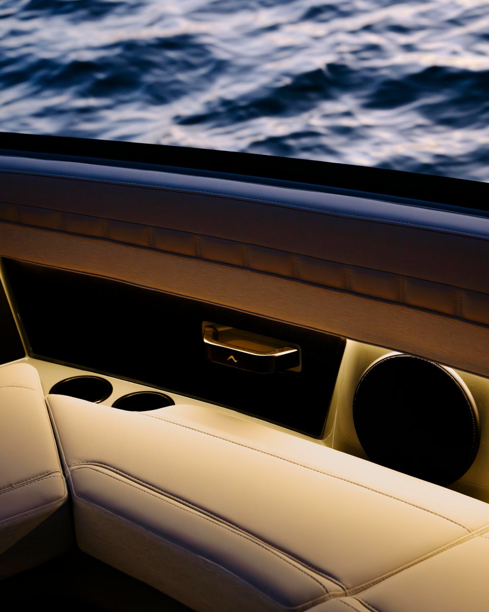 ArcBoats's tweet photo. The day might be done, but the boat isn’t.

Heated seats on. Music up. Keep the night going. https://t.co/dqgvwwlPAV