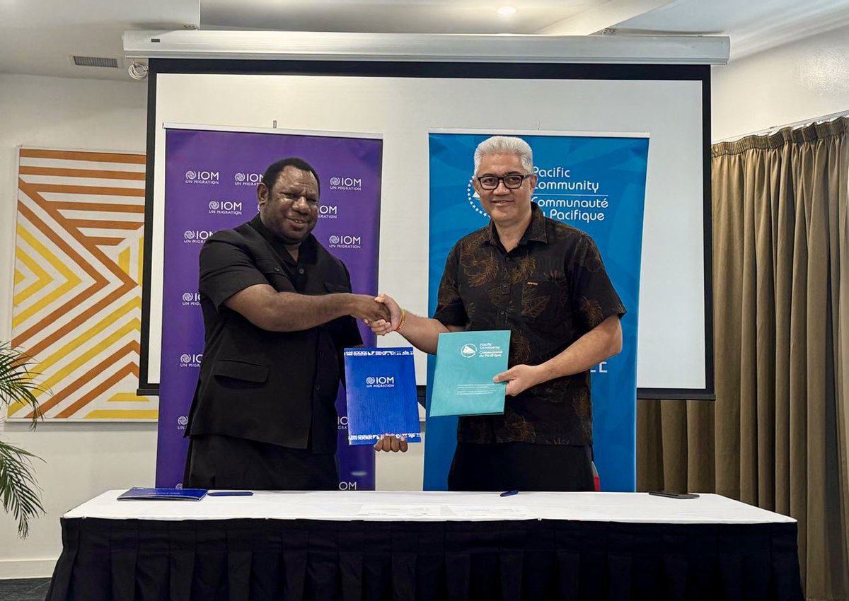 skantha679's tweet photo. I was honoured this morning to sign an MOU with Pacific Community (SPC) Director General @psvivili to strengthen the partnership between @UNmigration and @spc_cps on our work on climate mobility, disaster risk resilience, &amp; migration statistics to support countries in the region. https://t.co/AMrCgAq4kz