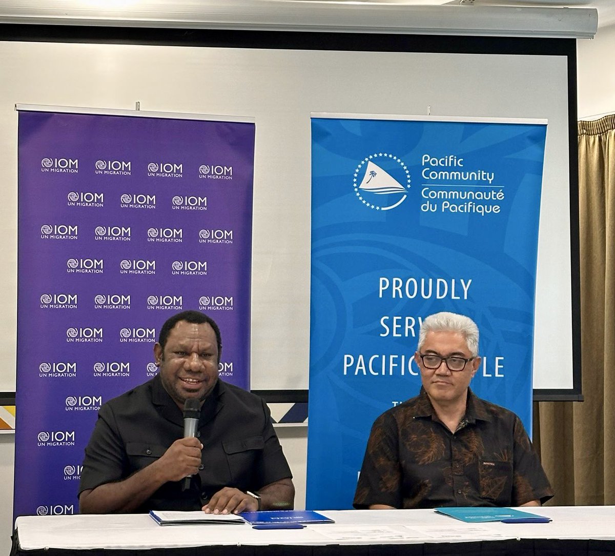 skantha679's tweet photo. I was honoured this morning to sign an MOU with Pacific Community (SPC) Director General @psvivili to strengthen the partnership between @UNmigration and @spc_cps on our work on climate mobility, disaster risk resilience, &amp; migration statistics to support countries in the region. https://t.co/AMrCgAq4kz