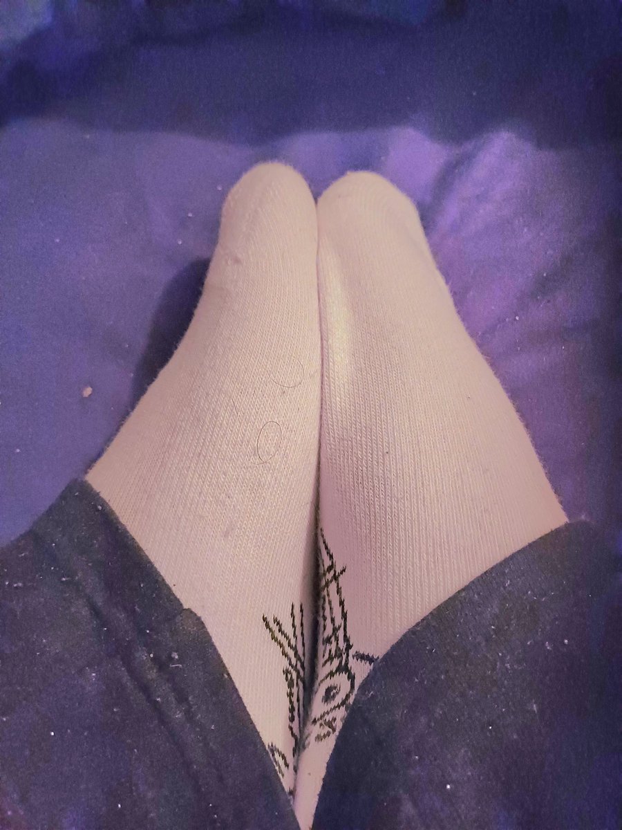 Sockslover97's tweet photo. My first pictures of me in my #Whitesocks #whitesocksfetish #white_socks #Socks #socksfetish #malefeet #malefeetfetish #sexysocks #photography https://t.co/2XHbczaKEv