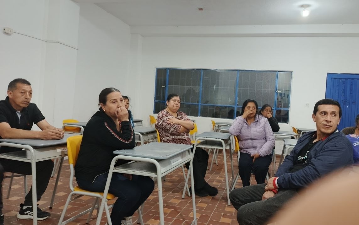 MariaPastora_p's tweet photo. Nos reunimos con la comunidad del sector El Parque de Anganoy Centro para dialogar y buscar soluciones frente a las problemáticas que afectan la sana convivencia de nuestros habitantes.

#partidomira 
#ParticipaciónCiudadana https://t.co/68JhY9plYR