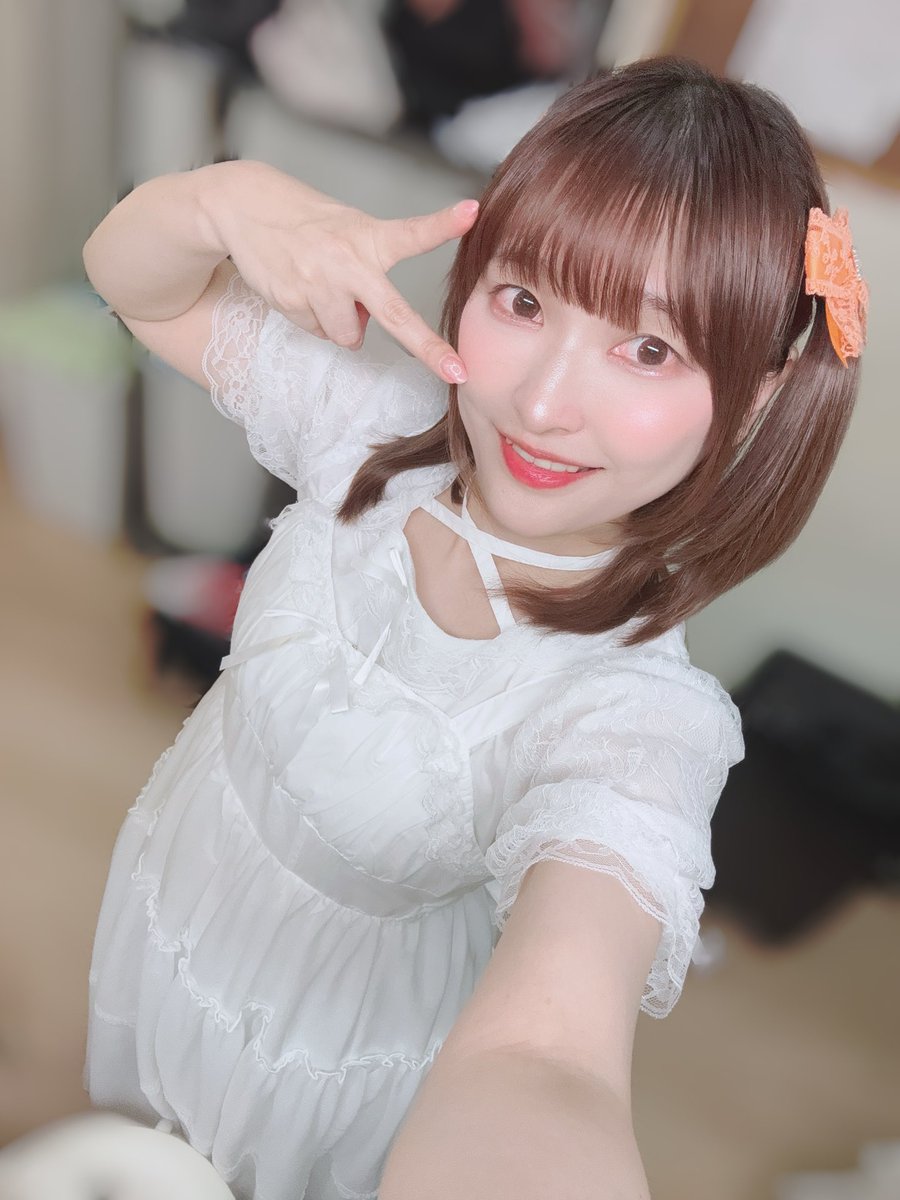 おは☀️ チェキフィルム探しの旅をそろそろしないとだ…！ 8日、10日で