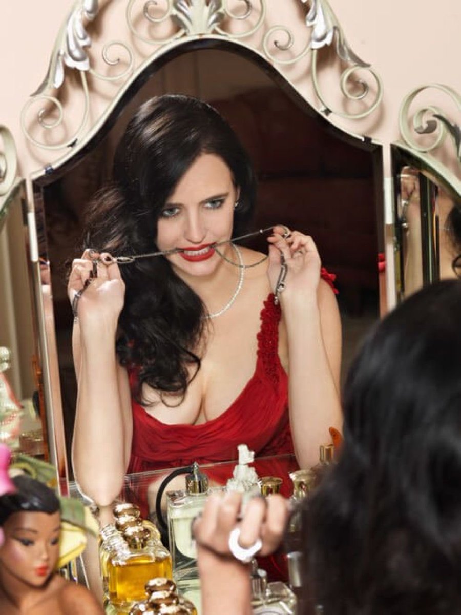 EvaGreen425r's tweet photo. Sending love to all my fans ❤️🫶💞🇫🇷🇬🇧 https://t.co/uY6ltZrvhR