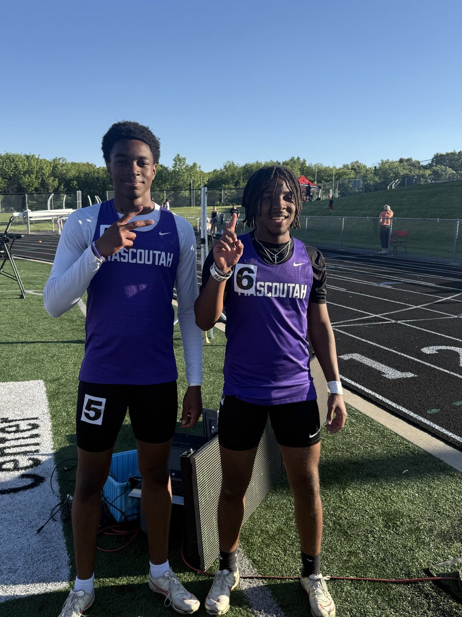RunMascoutah's tweet photo. Carson Norman and Javon Puryear go 1st and 2nd in the 100m at the MVC Championships! Norman breaks the MVC record with a time of 10.66!!! https://t.co/WHfgUlhNP2