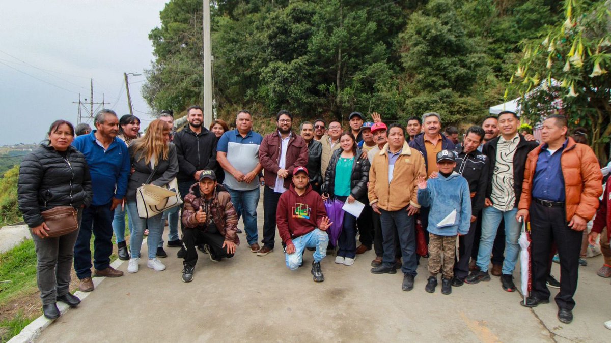 NDP_Noticias's tweet photo. 🚧🌳 ¡Naucalpan recupera caminos olvidados!
El alcalde @isaacsolar supervisó la rehabilitación de vialidades en Yongua Bosques y Las Trenzonas gracias al programa COMUNA y el trabajo comunitario 🤝
Conoce más ⬇️
🔗https://t.co/0GVuzoLqvc 🌐
#COMUNA #TrabajoComunitario https://t.co/TuLu4DAW6S