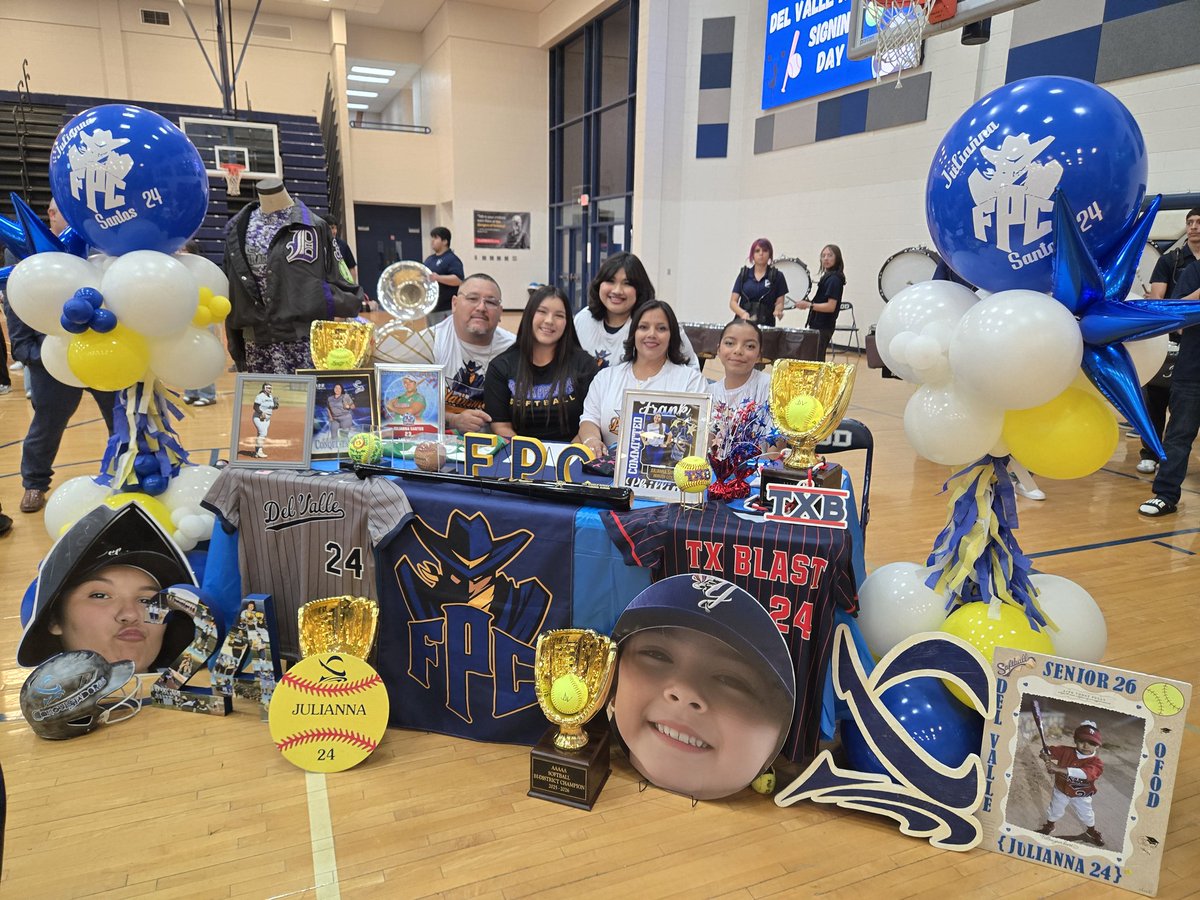 DVHSVarsitySB's tweet photo. We have been blessed to have these 2 young ladies as a part of our softball program over the last 4 years. No words can describe how proud of you both we are. Follow your dreams and reach for the stars! Congratulations! God bless you both!! 💙 https://t.co/8QHWV0LDfQ