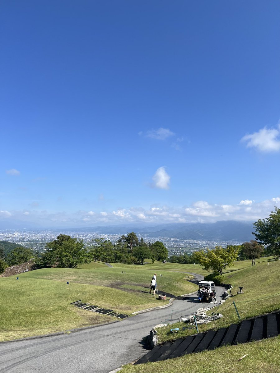 hatake84's tweet photo. 久しぶりのゴルフ⛳️
山梨まて来た。
#境川カントリークラブ https://t.co/NhyNwK8wrD