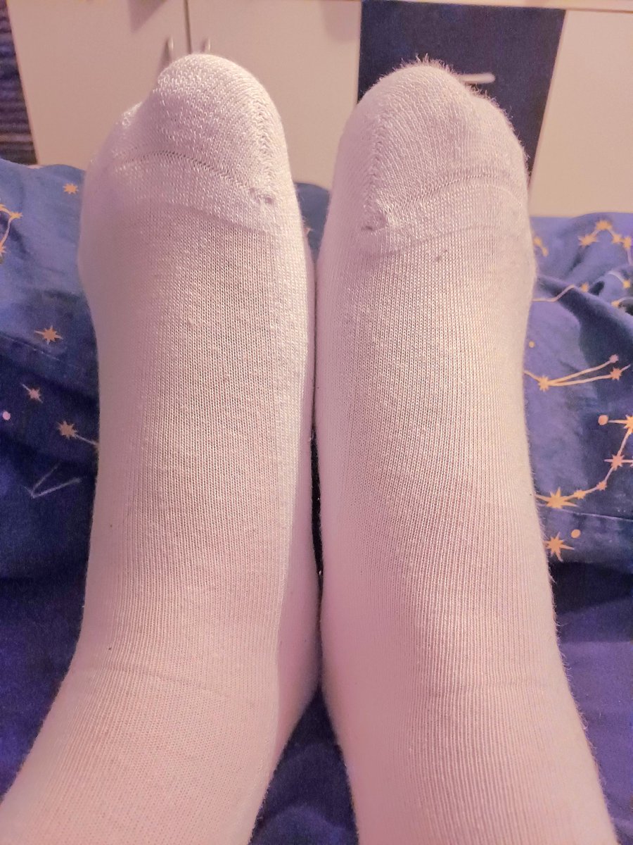 Sockslover97's tweet photo. My first pictures of me in my #Whitesocks #whitesocksfetish #white_socks #Socks #socksfetish #malefeet #malefeetfetish #sexysocks #photography https://t.co/AebJjebuiF
