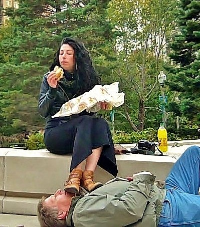 Herinnersole's tweet photo. Hey slave, I can't believe my password still works. Surprise, been a while. I see you've been serving well so I thought I'd share some good times.. like using you as I eat lunch in public in Grant Park, Chicago, friend time &amp; taking care of hygiene. https://t.co/OnszJBfeZB