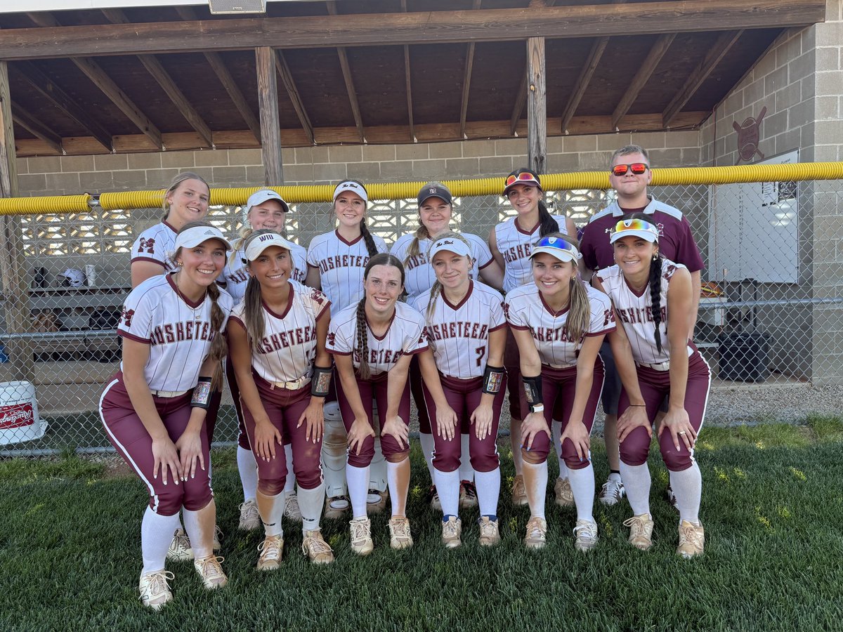 bboev8's tweet photo. Musketeers win 7-2 on senior night! Thank you for 4 AWESOME years to our Seniors Ava and Kendra. Big shout out to MGR Jack for jumping aboard this season! https://t.co/xcWBvAzscd