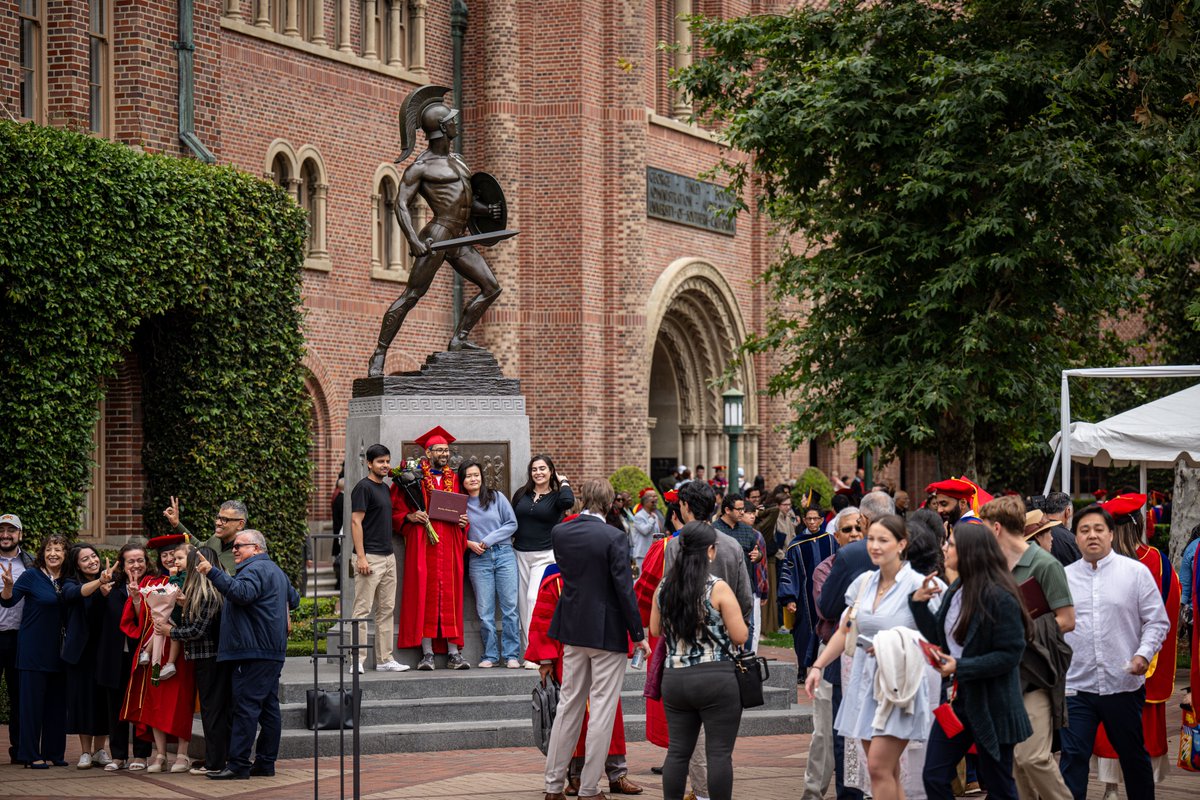 USC's tweet photo. Campus is getting ready for you, Trojans. ❤️💛 We can’t wait to celebrate the Class of 2026! #USCGrad https://t.co/7KfTGSAnyx