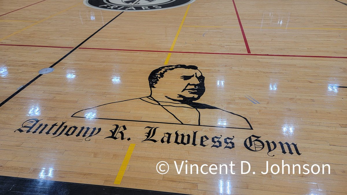 VincentDJohnson's tweet photo. There are a number of high school gyms across Illinois that didn't make the #illustriousgyms book, but were close. #Fenwick's Lawless Gym was on the possible list from day one, but there was some stiff competition out there. Few people would have complained if it did make it. https://t.co/pFdKUMInD9