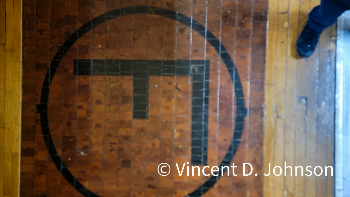 VincentDJohnson's tweet photo. There are a number of high school gyms across Illinois that didn't make the #illustriousgyms book, but were close. #Fenwick's Lawless Gym was on the possible list from day one, but there was some stiff competition out there. Few people would have complained if it did make it. https://t.co/pFdKUMInD9