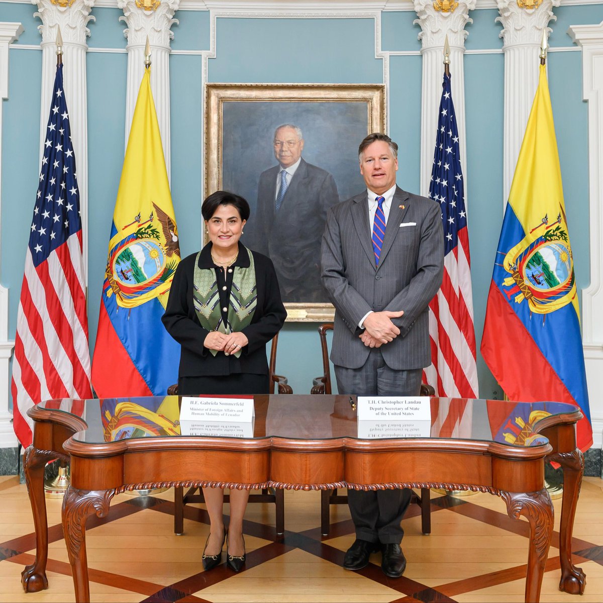 CancilleriaEc's tweet photo. Con este acuerdo, la Academia Diplomática ecuatoriana se integra a un foro global de intercambio de experiencias, metodologías y buenas prácticas para impulsar la formación del servicio exterior y promover soluciones innovadoras frente a los desafíos de la diplomacia actual. https://t.co/9QxyzkEiuG
