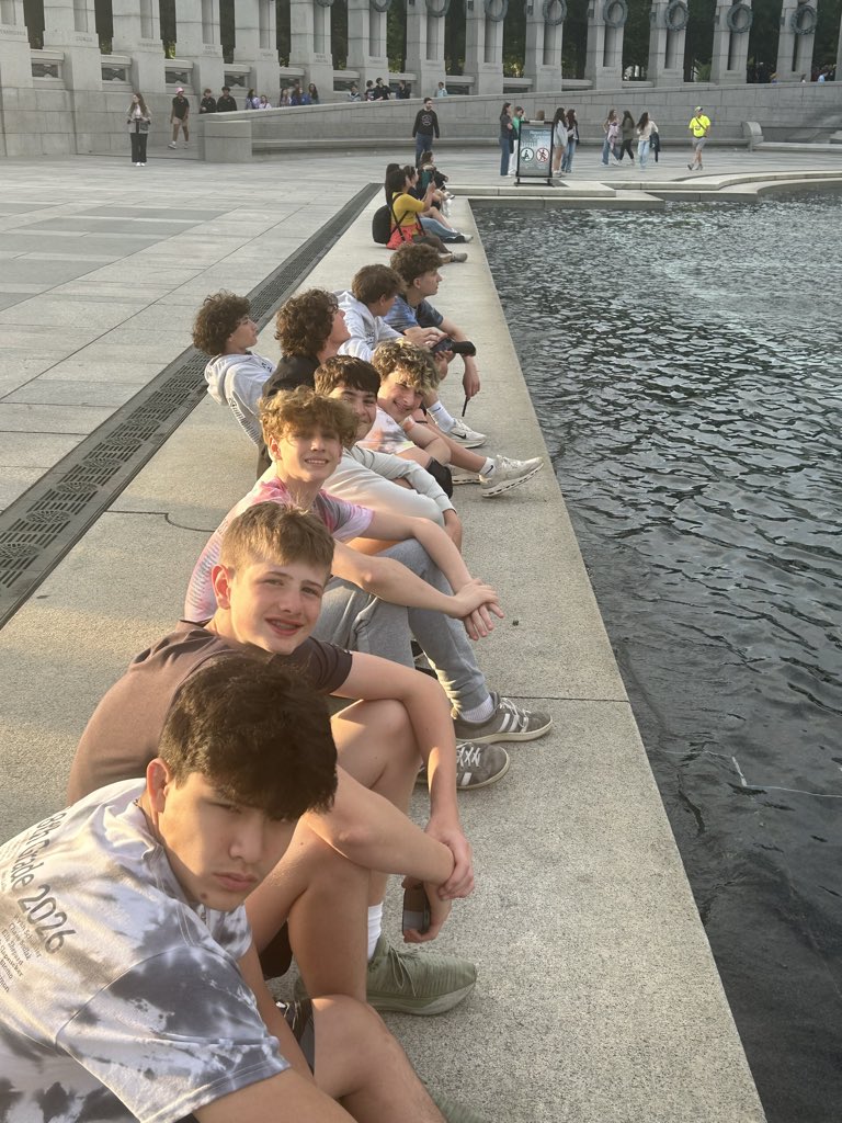 miss_hedger's tweet photo. WWII Memorial #hornetpride https://t.co/4gCd8GCnzk