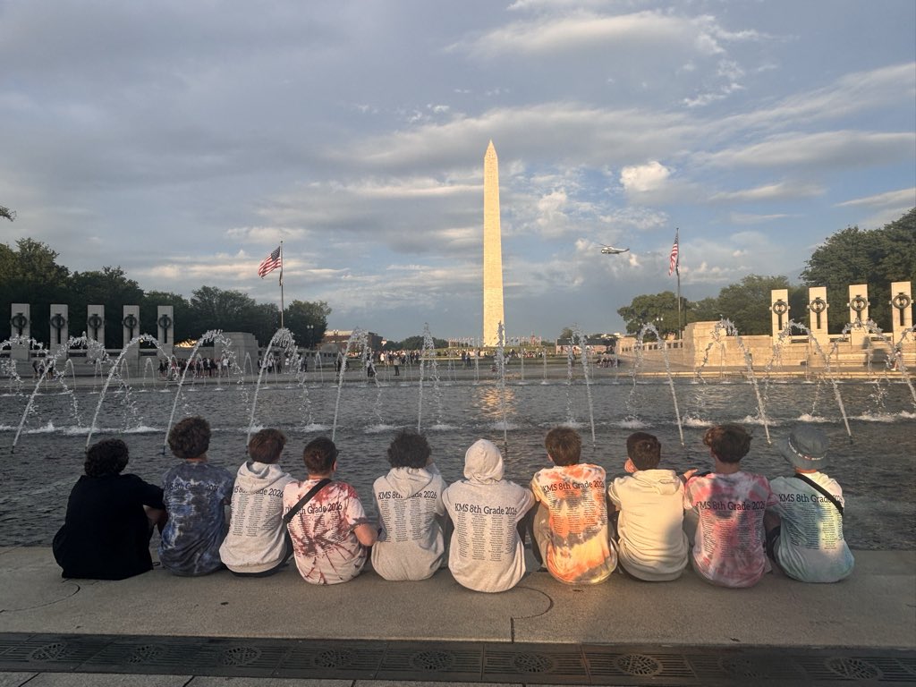 miss_hedger's tweet photo. WWII Memorial #hornetpride https://t.co/4gCd8GCnzk