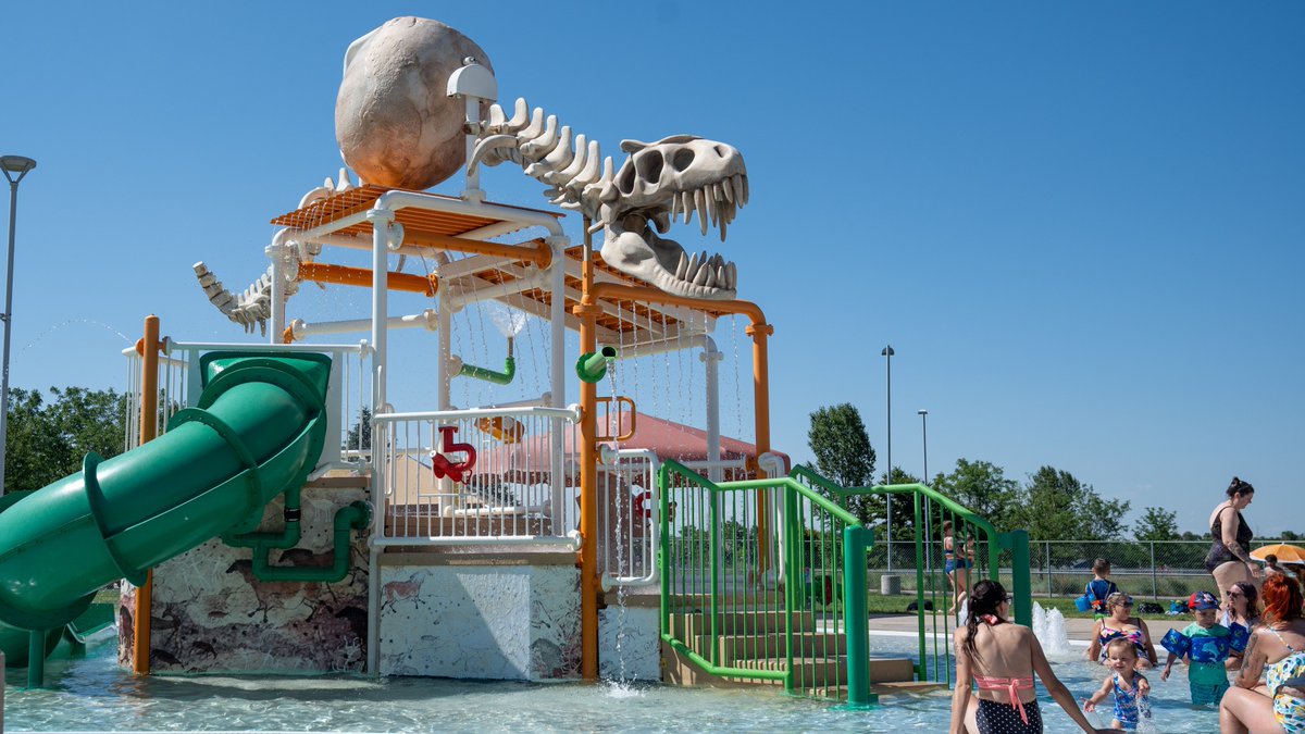 GreeleyRec's tweet photo. Outdoor Pools and Splash Parks open for the summer season beginning Saturday, May 23. Make your Memorial Day weekend full of exciting fun as we kick off the end of the school year and vacations! See all daily pool hours and times here: https://t.co/3FHy7aGRsg https://t.co/3VVTKmoATz