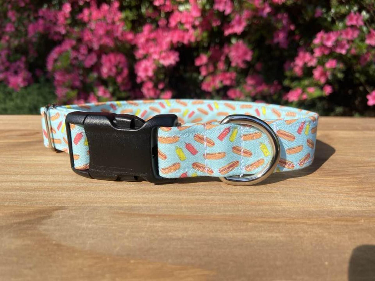 MuttStuffnc's tweet photo. 🌭 Hot dog, summer is here! 🌭
Your pup will be the cutest at the cookout in this fun hot dog print collar 💙 Perfect for #BBQ season, park days, and snack-loving dogs everywhere
Shop now: https://t.co/1merc6YAl2

 #DogCollar #DogMom #HotDogDog #PetStyle #SummerVibes https://t.co/iKA1ROGARG