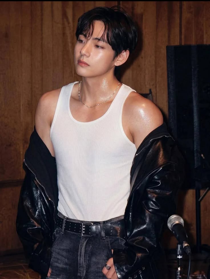 vlay_over's tweet photo. Un #autaekook #taekookau en donde k'th es el rey del pop y j'jk es el hijo del rey del rock

¿Cómo lograrán luchar por su amor cuando el papá de j'jk se entere que su hijo sale con la competencia? https://t.co/nCi4zW8n7p