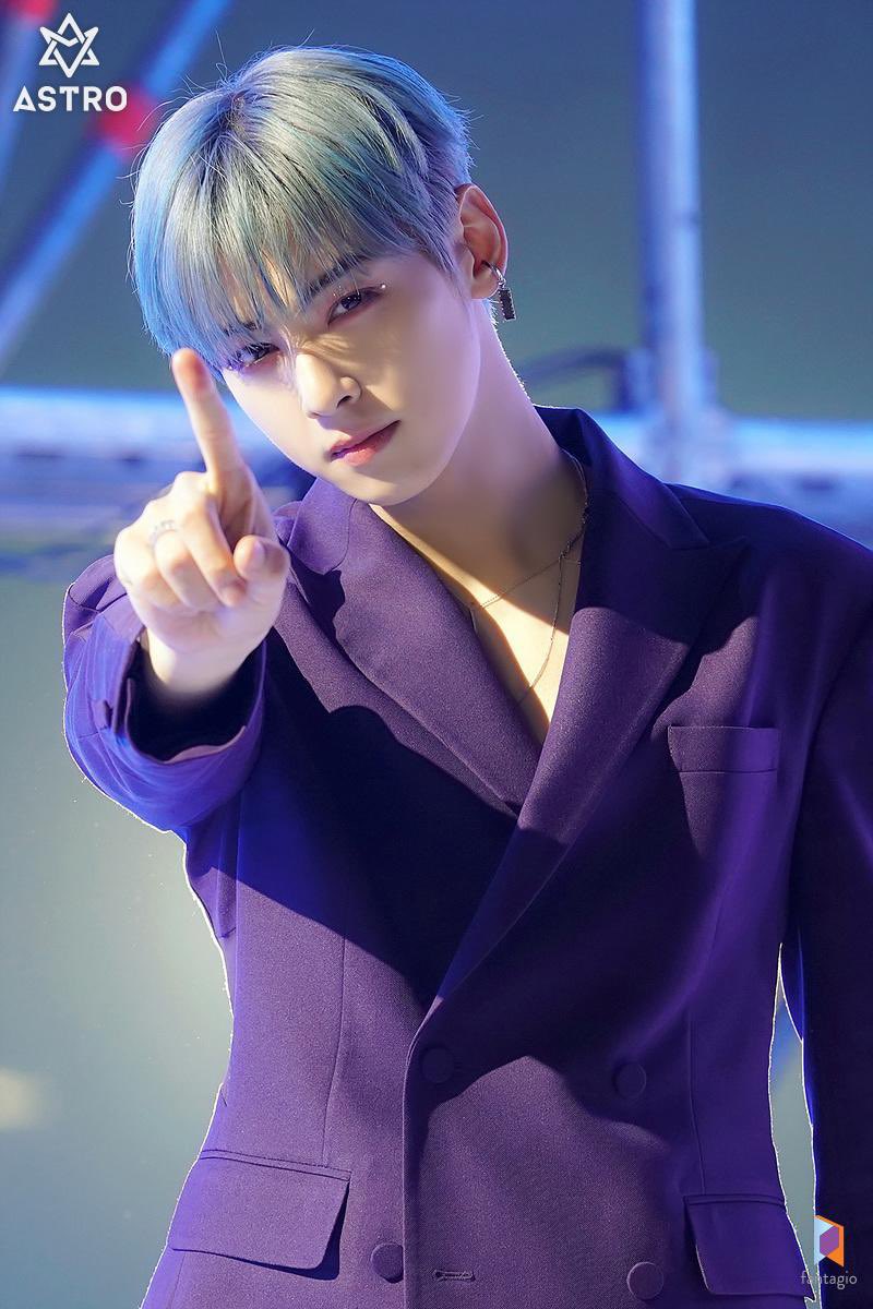 TaViRose1235's tweet photo. @ChaEunwooINTL Proud of you #CHAEUNWOO #차은우! Keep on shining and we know you will!👏💜✨💜 #TheWONDERfools #원더풀스 https://t.co/L6ZVC3Ejqj